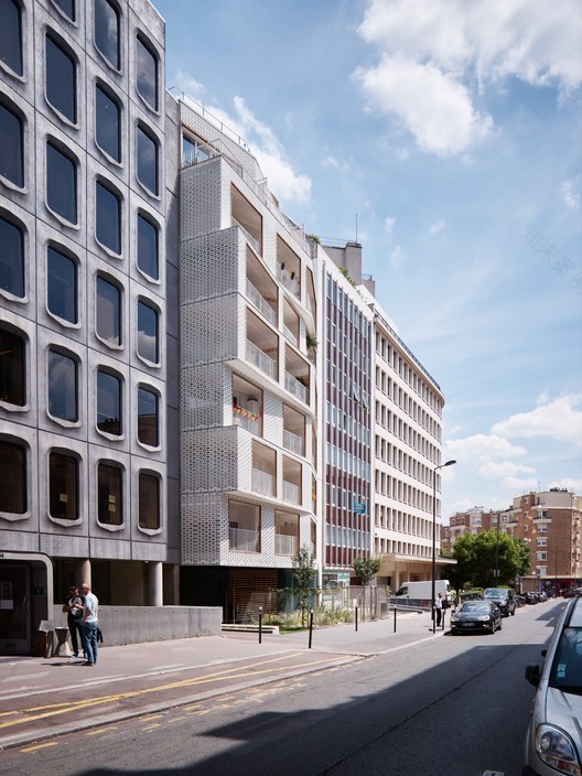 巴黎绿化庭院公寓-1