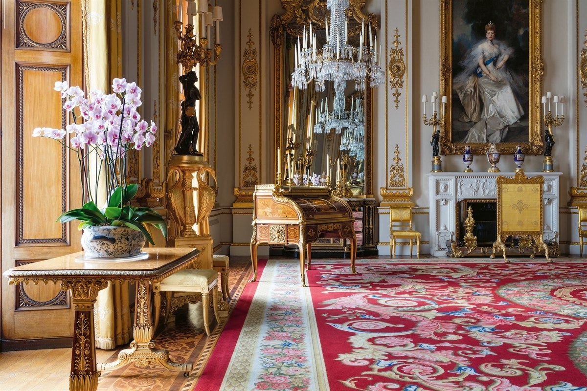 
 Buckingham Palace: The Interiors, by Ashley Hicks; 2018 Rizzoli. ~ Decor, Art & Culture | Cool Chic Style Fashion
-3