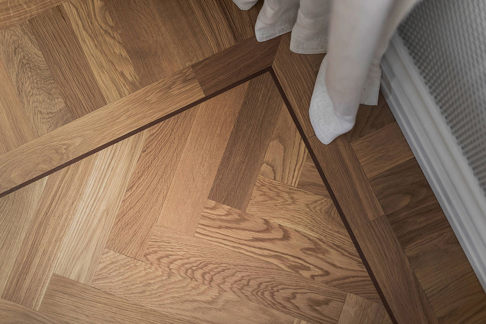 摩登斯堪的纳维亚公寓 | 彩色天花板的惊艳设计-18