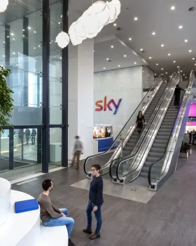 米兰 Sky Milano 大楼 · 绿色生态与高科技的完美融合