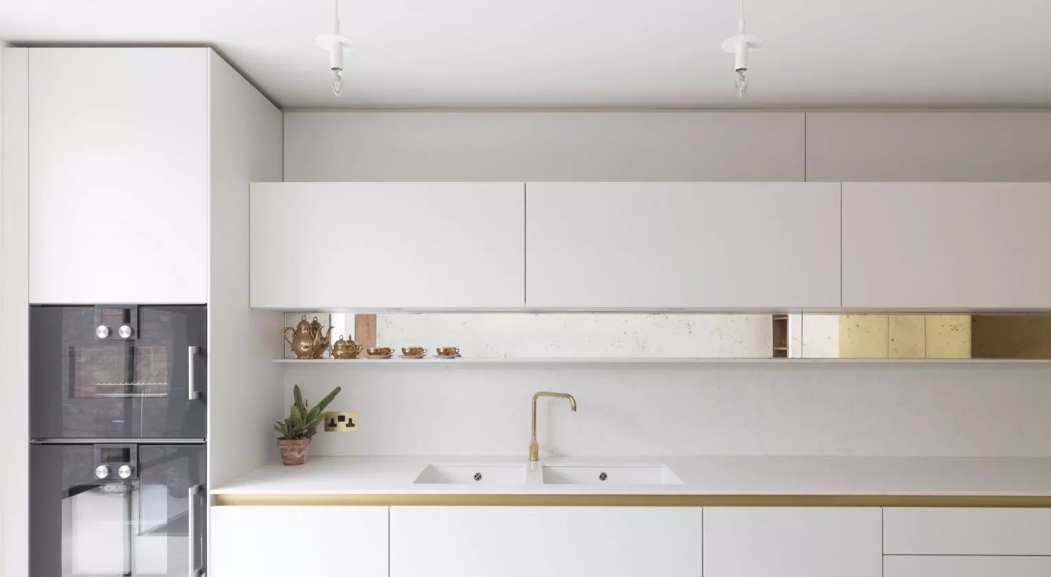 伦敦住宅的黄铜魅力-19