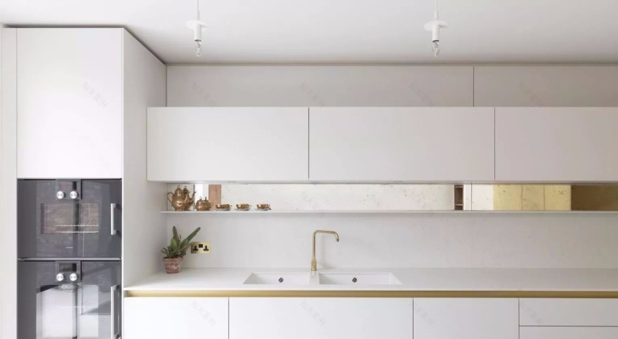 伦敦住宅的黄铜魅力-19