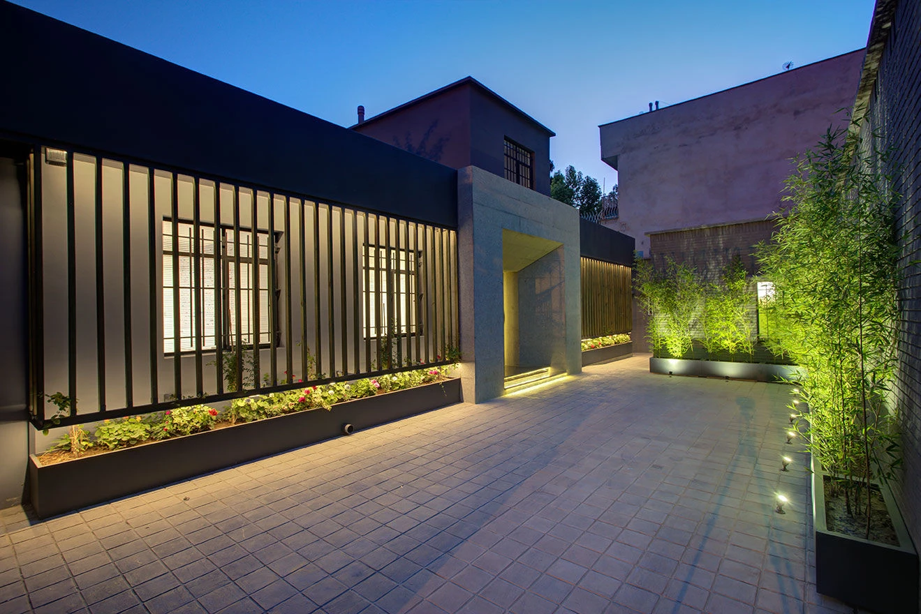 废弃建筑变身高效办公空间-27