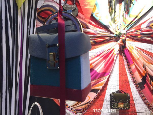 2017年9月伦敦街边秋冬季橱窗设计-56