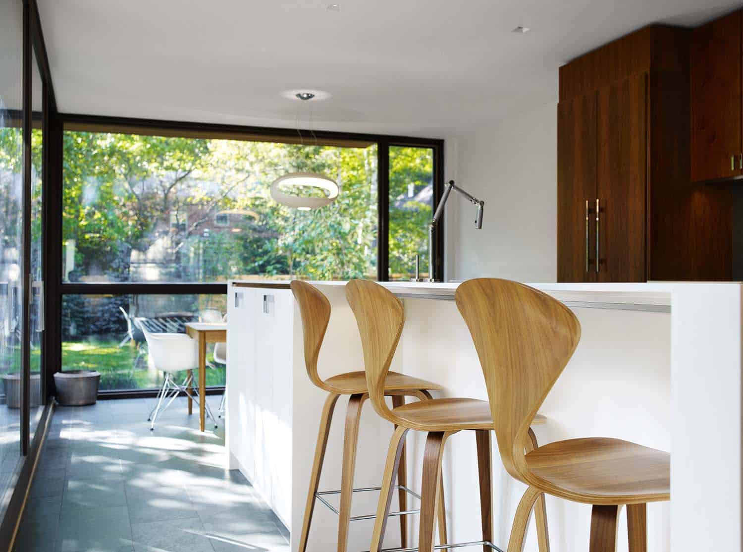 This compact Toronto house gets a stunning modern makeover-10