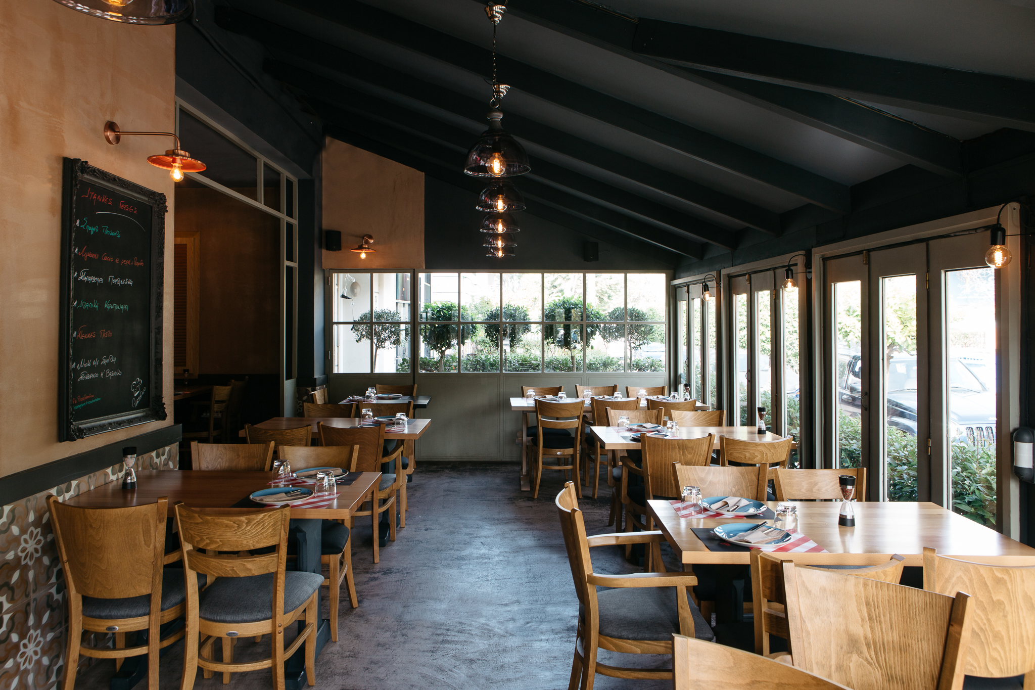 波尔图菲诺比萨店 | 地中海风情与意大利建筑的完美结合-10