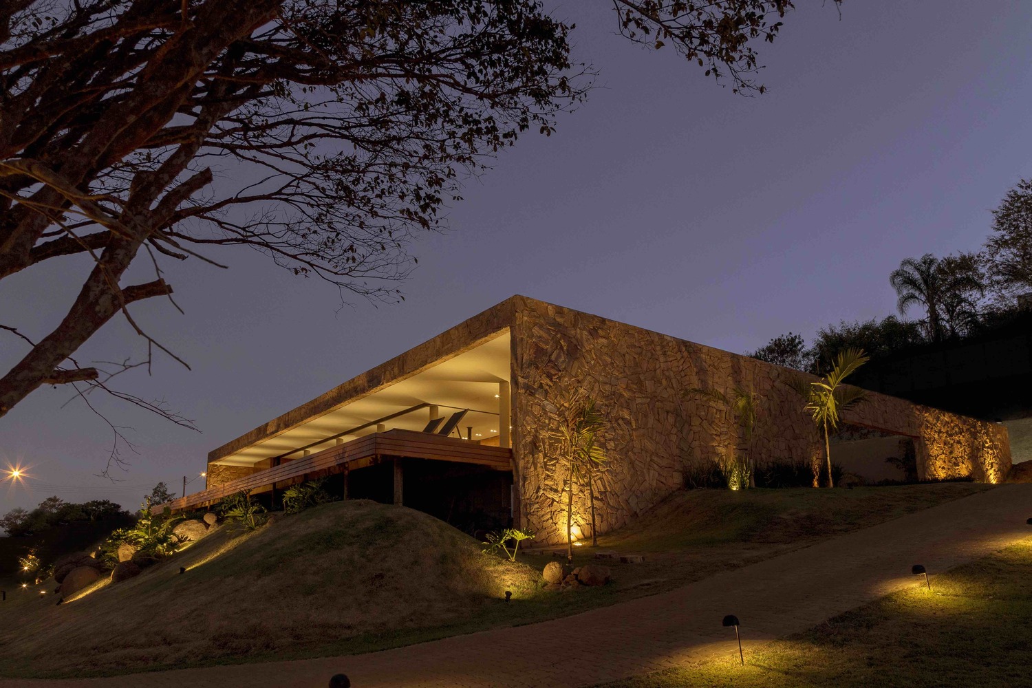 巴西米纳斯吉拉斯山脉中的“石之家”-53