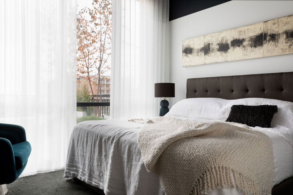 芝加哥现代女孩阁楼设计 | 大胆、对比鲜明、富有魅力-11