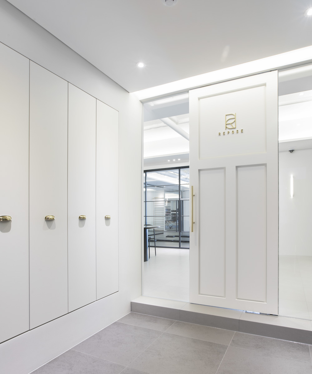 高级白色调 | 60 平米公寓的极简设计魅力-6