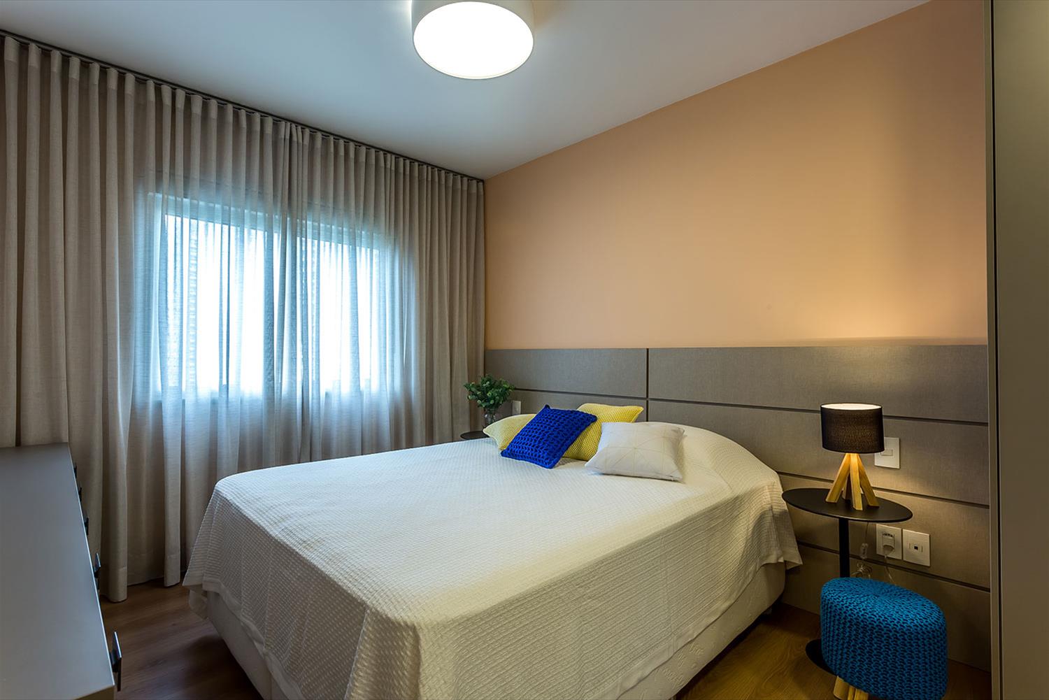 巴西年轻女性居所设计，粉色调与木质元素打造温馨空间-9