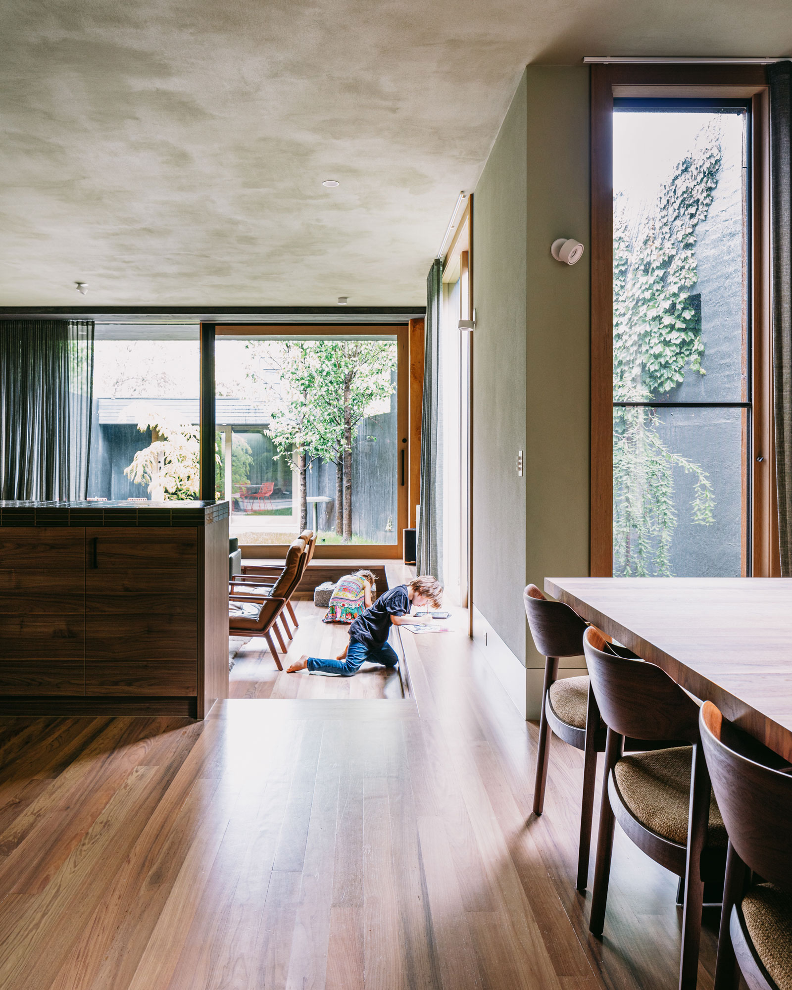 自然的温暖 · 埃尔伍德住宅丨澳大利亚丨B.E Architecture-6