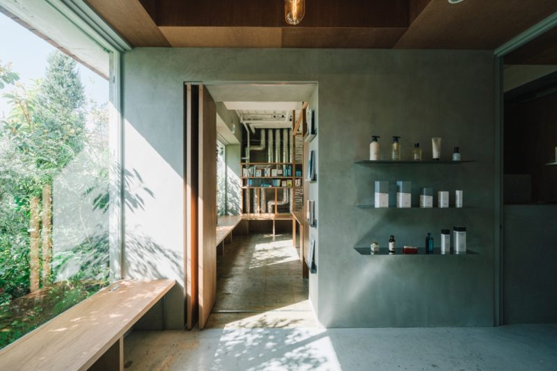 由于neute并非常见词汇，不清楚其确切含义，无法提供准确翻译 丨未明确提及整体设计方,涉及榎本太一,宇坪伸二等相关人员-46