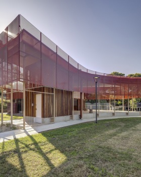 Hurlstone纪念保护区公园社区中心丨澳大利亚丨Sam Crawford Architects