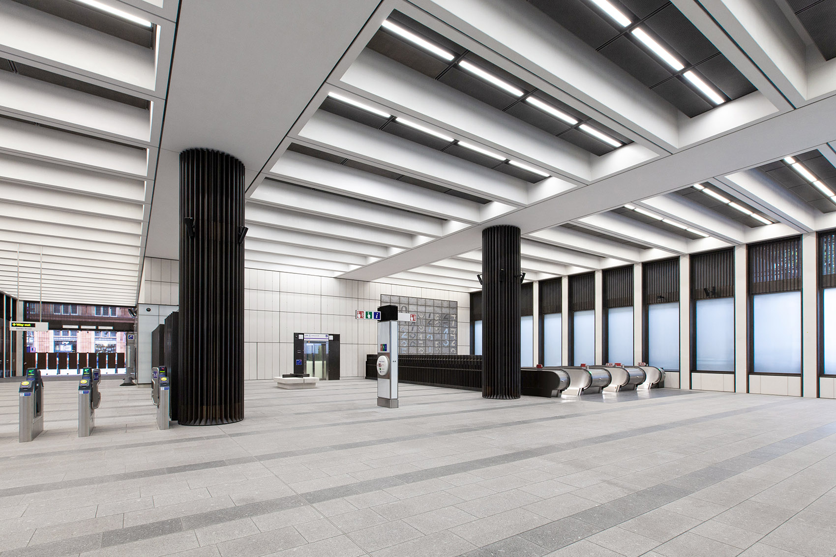 伦敦邦德街地铁站 | 乔治亚式建筑与现代设计完美融合-23