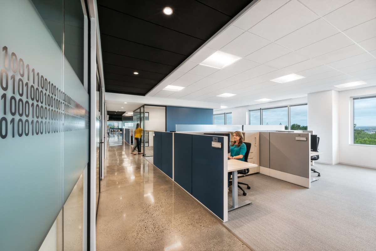 打破常规，展现活力的 KeyW 办公室设计-11