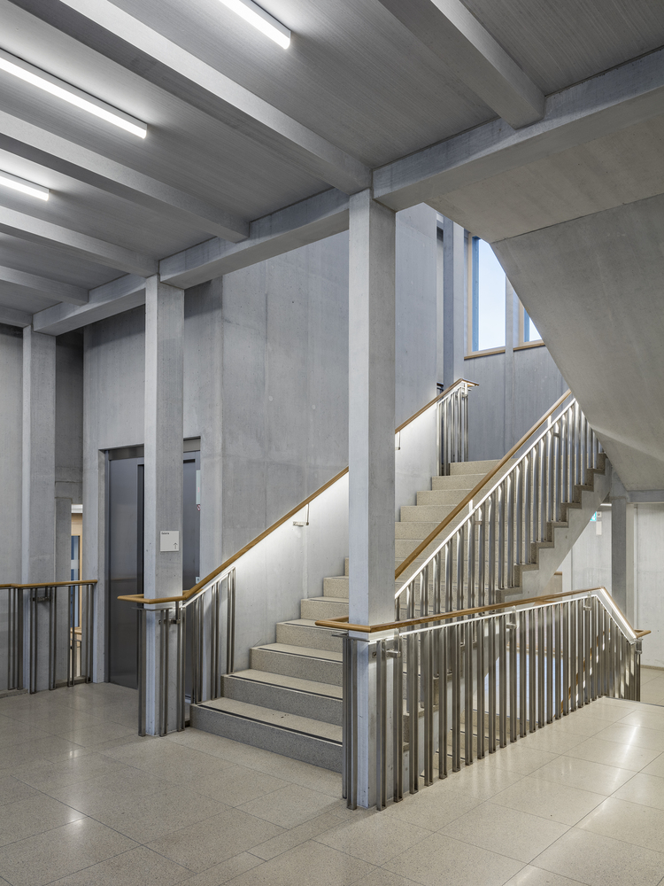 瑞士利希腾斯坦的 Balzers 体育场馆室内翻新-24