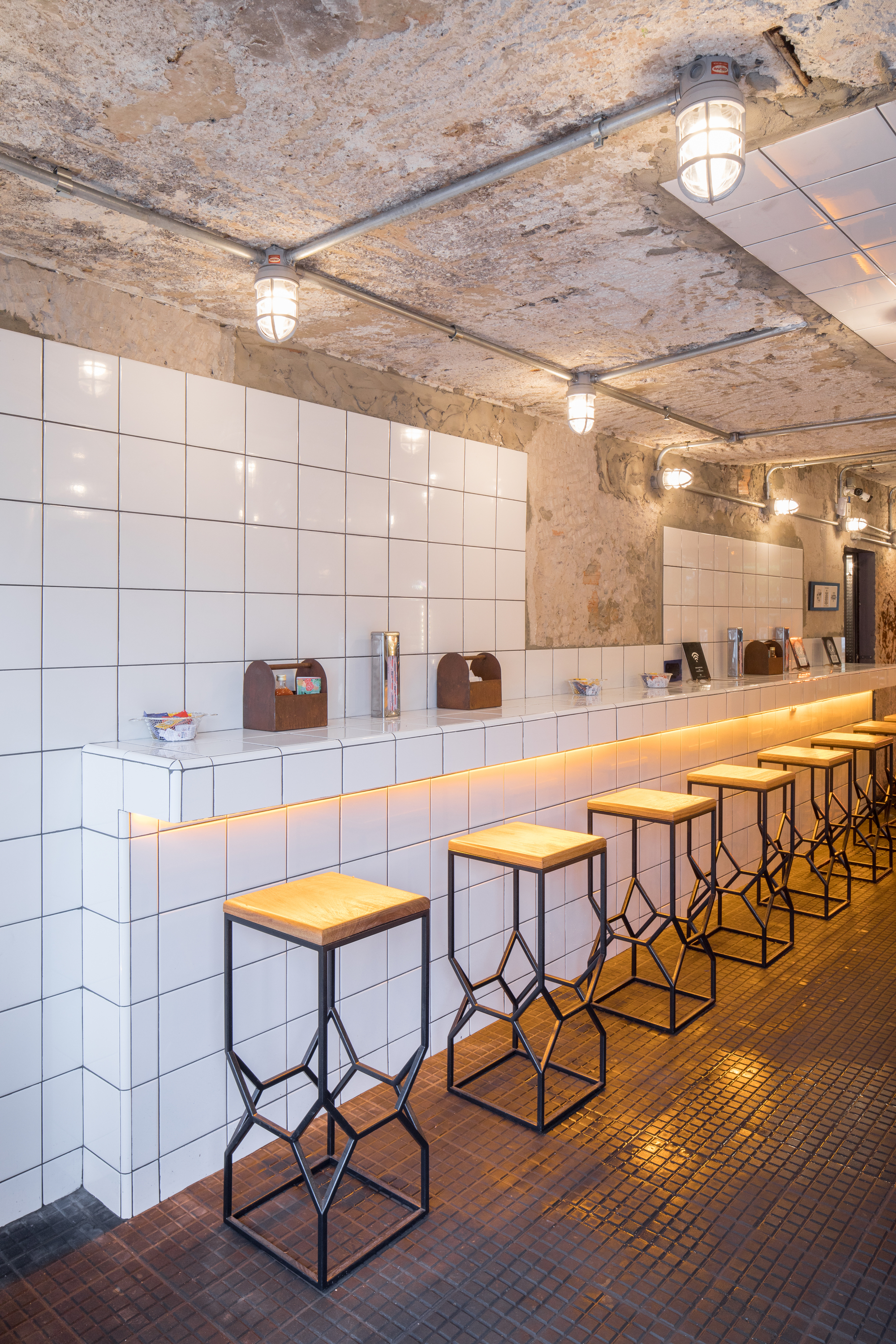 Ricco Burger Restaurant / BLOCO Arquitetos-27