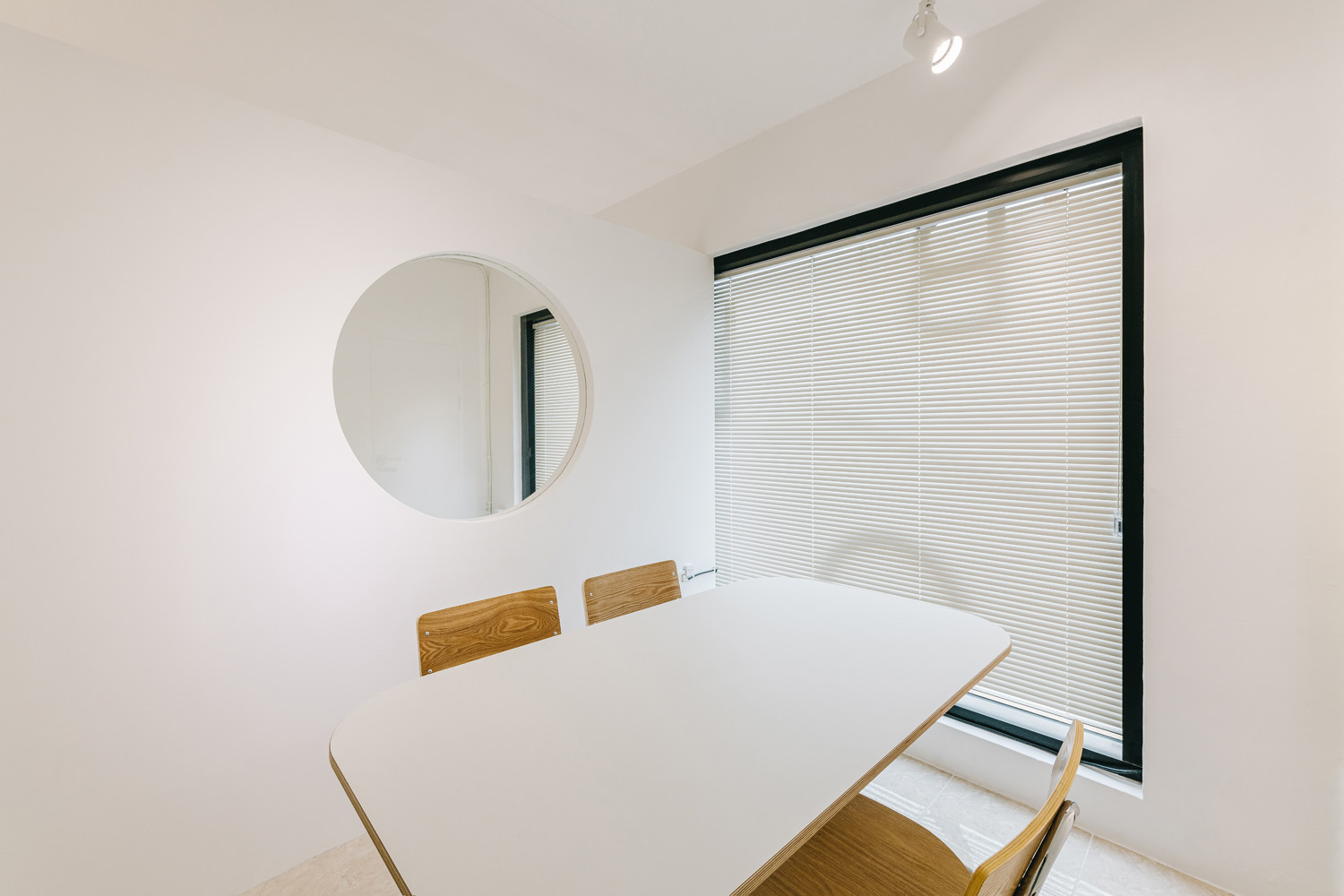 简约 20 平护肤店设计 展现皮皮肤管理空间魅力-10