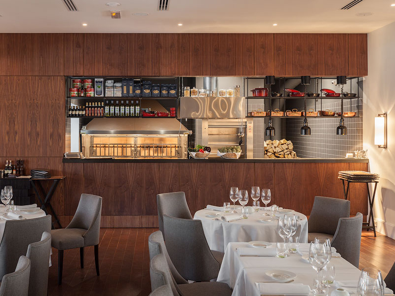 莫斯科 Semifreddo 餐厅 | 砖墙裸露,简约精致-23