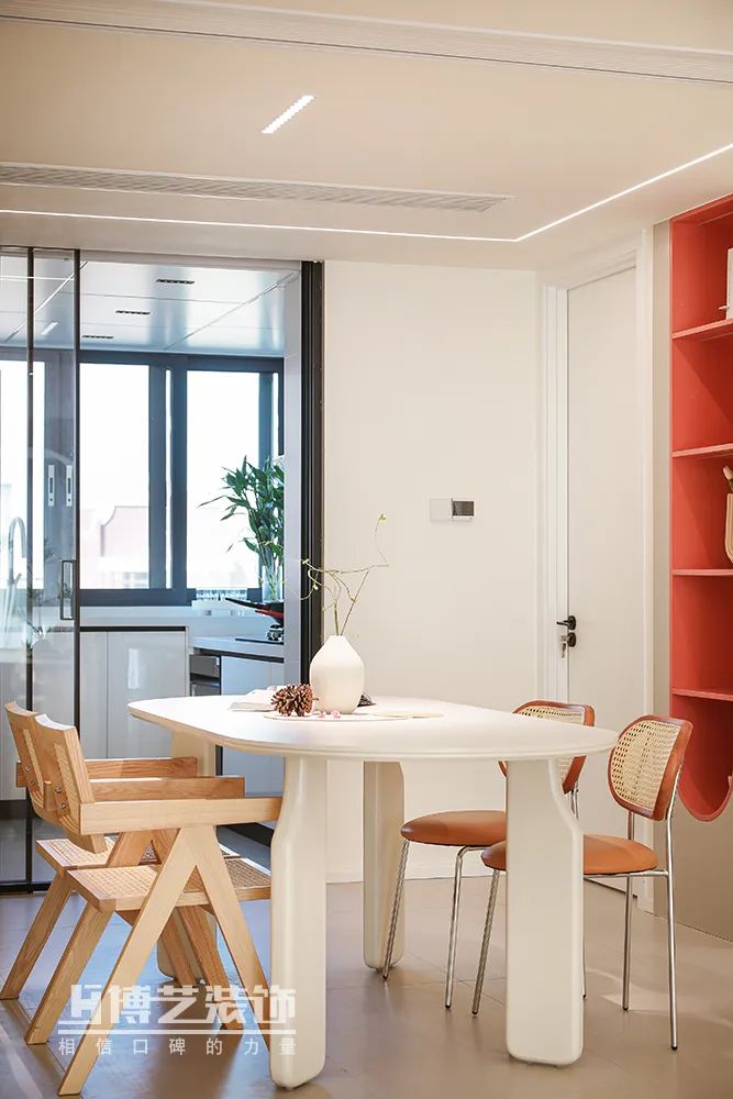 奶油风河畔名邸,春日浪漫居家空间丨博艺装饰-24