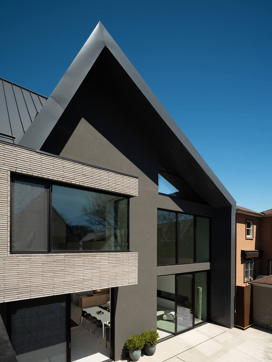 纽约布鲁克林的现代雕塑住宅 · Glyptis House丨美国纽约丨Tom Winter Architects-7