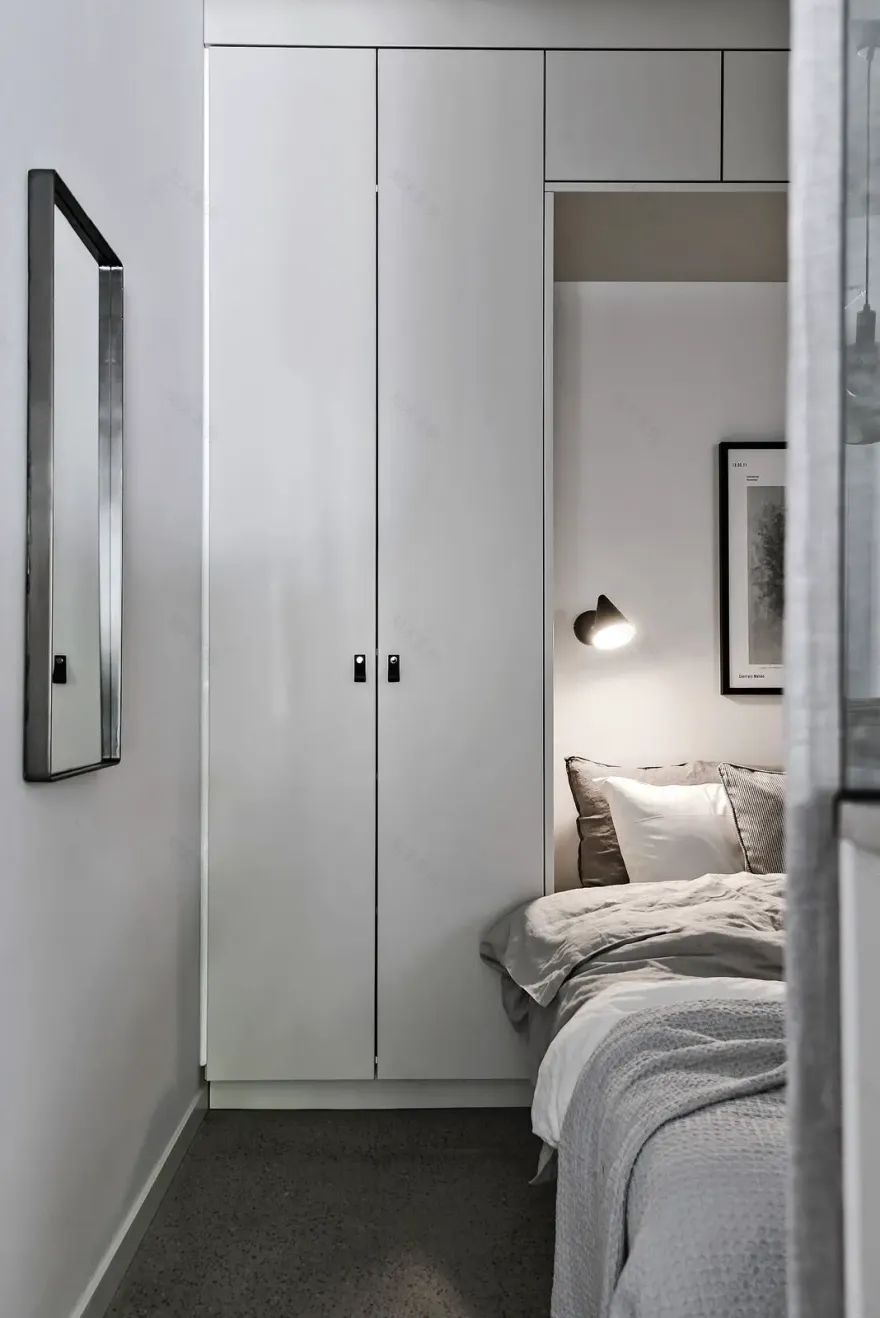 独特三角形公寓设计,空间利用与户外景观完美结合-12