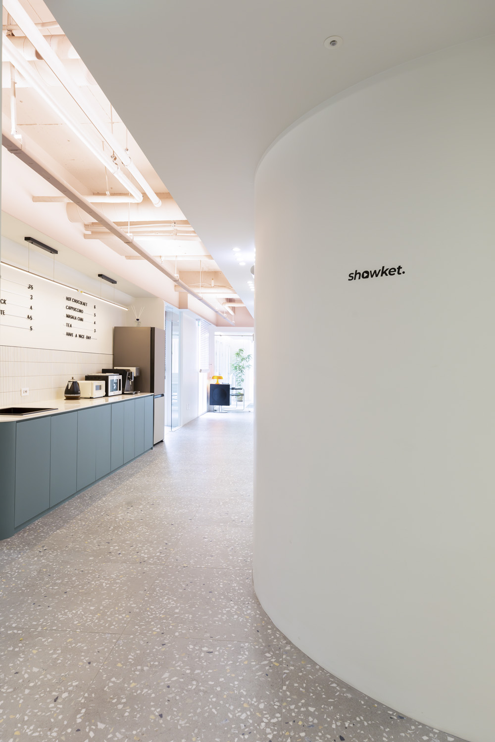 SHOWKET 办公室&工作室 | 74 平的极简咖啡馆式设计-7