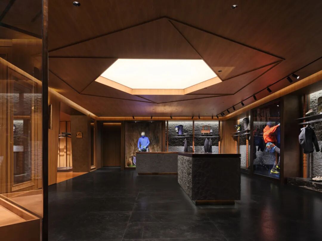 从岩壁出发，走向极境之境——始祖鸟ARCLOUNGE-29