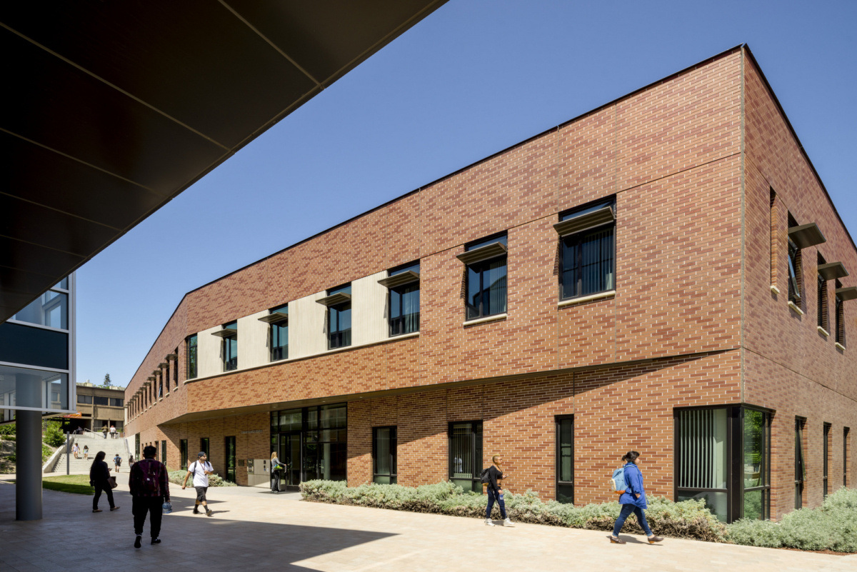 加州 Diablo Valley 学院公共区 | 绿色环保,功能齐全的校园核心-11