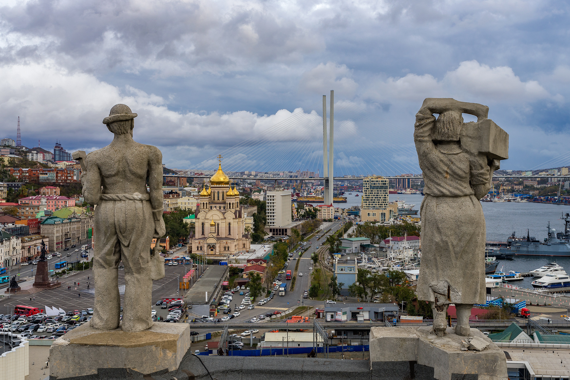 “灰马”房屋屋顶雕塑丨俄罗斯丨KIRILL TSYBENKO-3