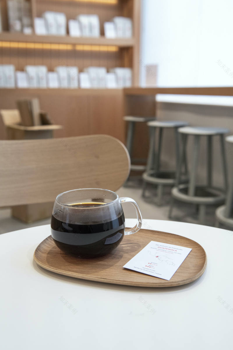 伦敦 Kiss the Hippo 咖啡馆 | 极简设计,原木温馨-12