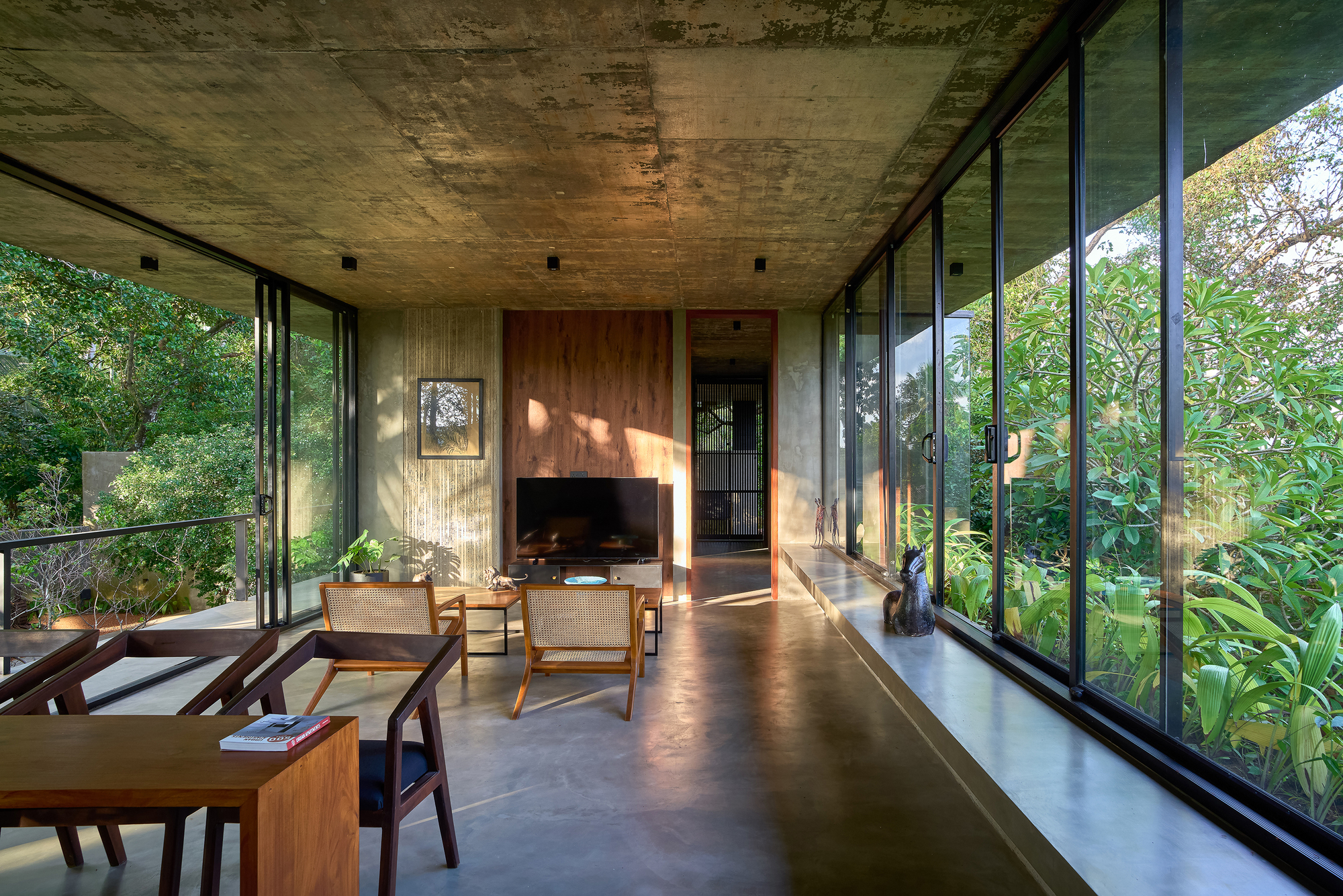 Path Art Studio and Personalized Residence / Dishna Thilanka Architects-31