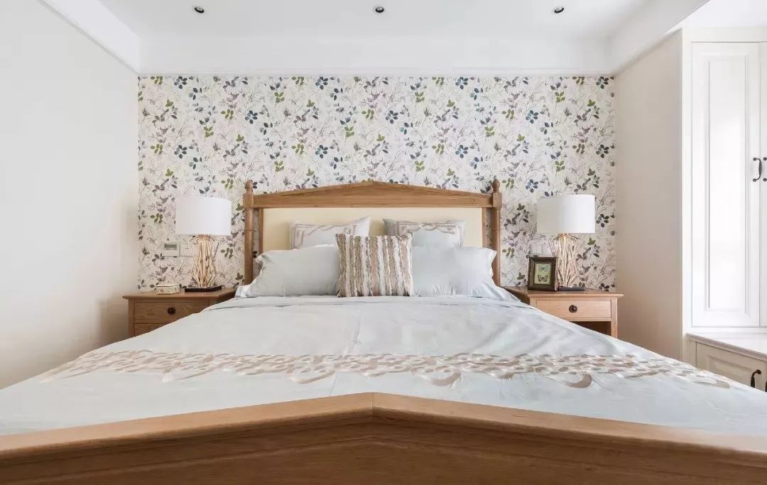 美式三居室,浅色硬装搭配鲜艳软装,雅致贵气-43