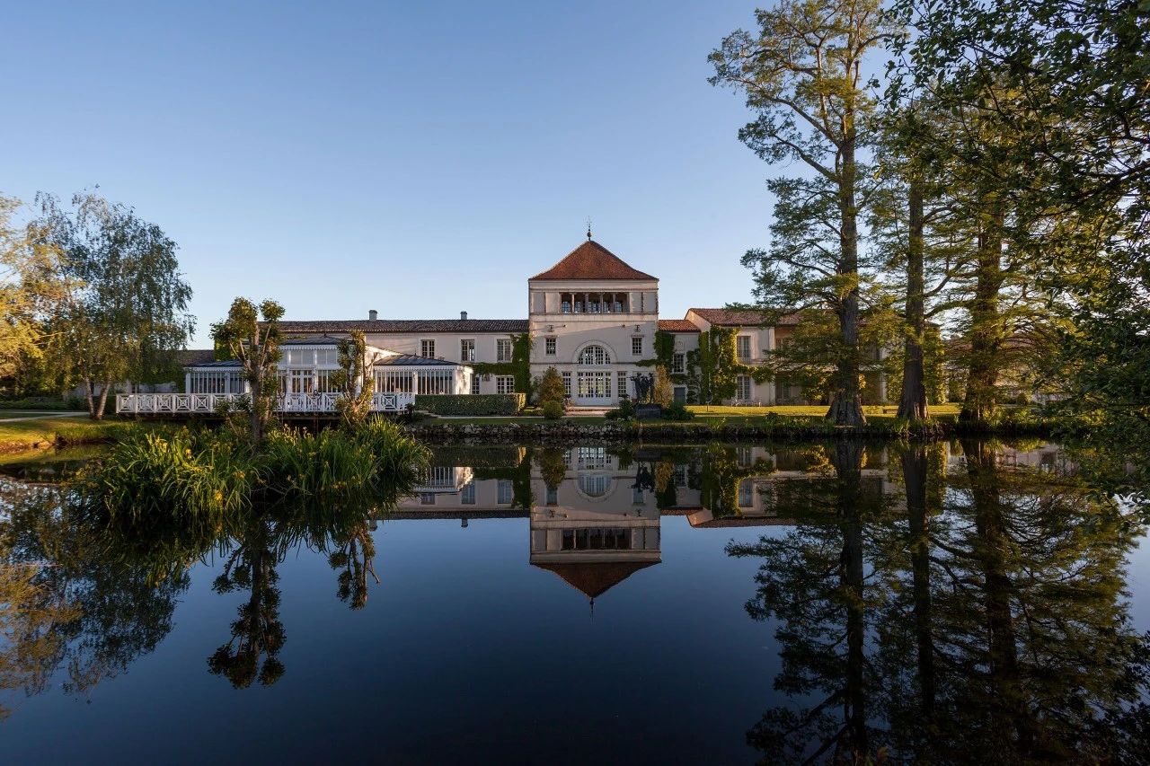 一起逛逛波尔多的一家艺术酒店-0