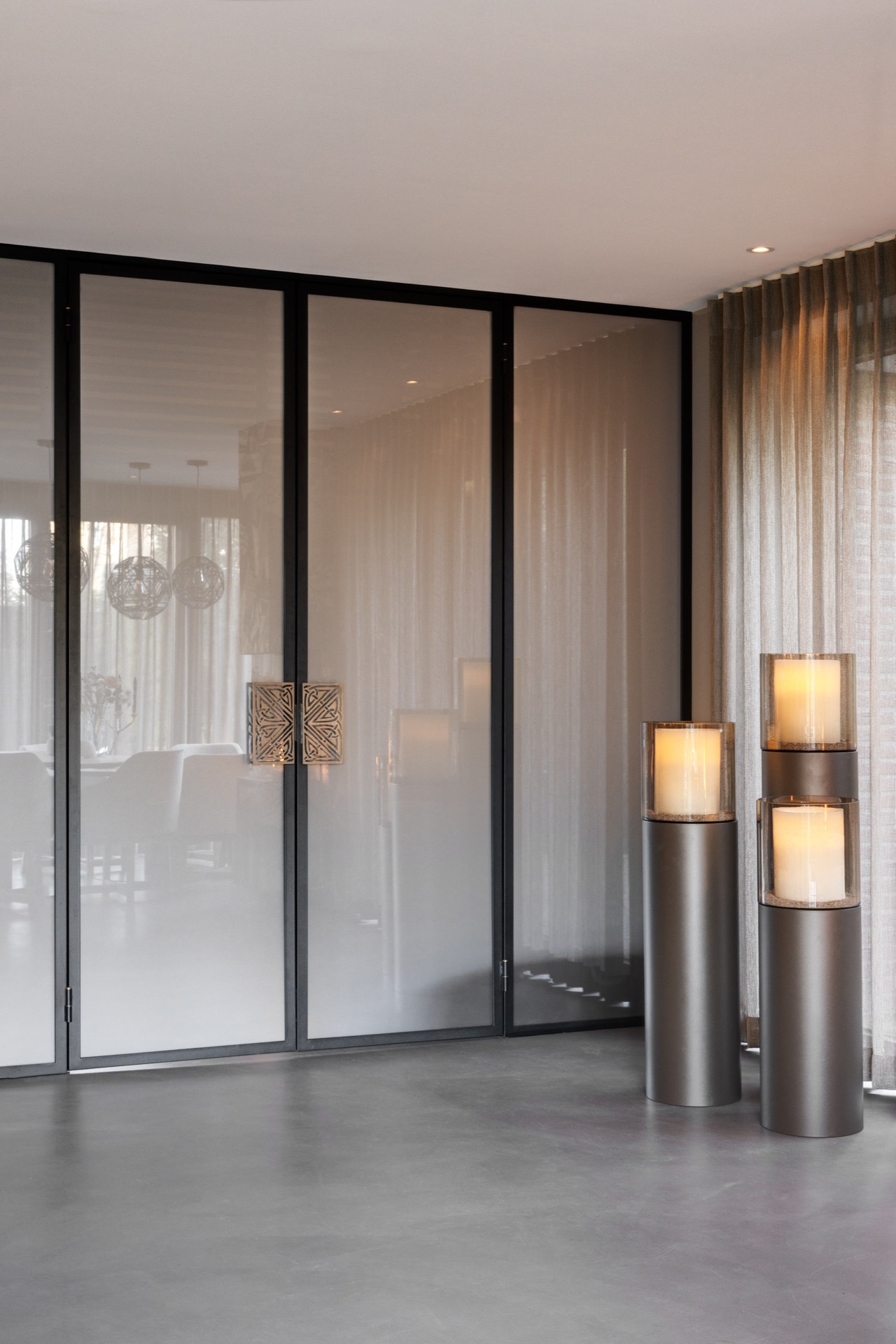 Aanbouw met aluminium kozijnen en stalen binnendeuren-2