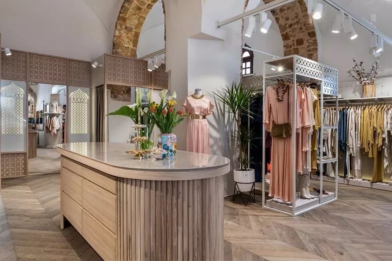 广东中山服装城淘宝店主跨界打造多元化品牌-4