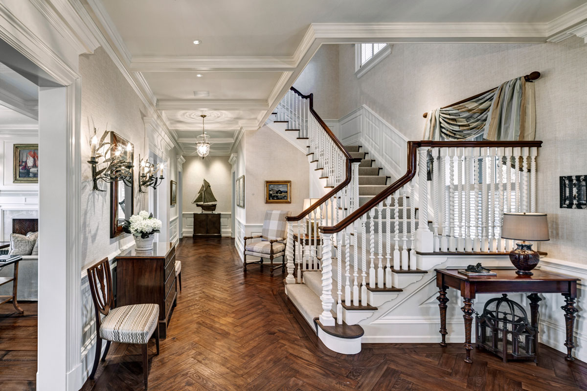 Transitional Beach Style House with New England Charm-16