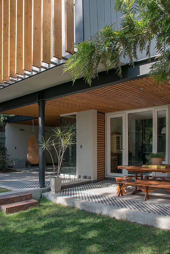 智利 Casa Granada 住宅 | 绿意环绕的现代扩建设计-9