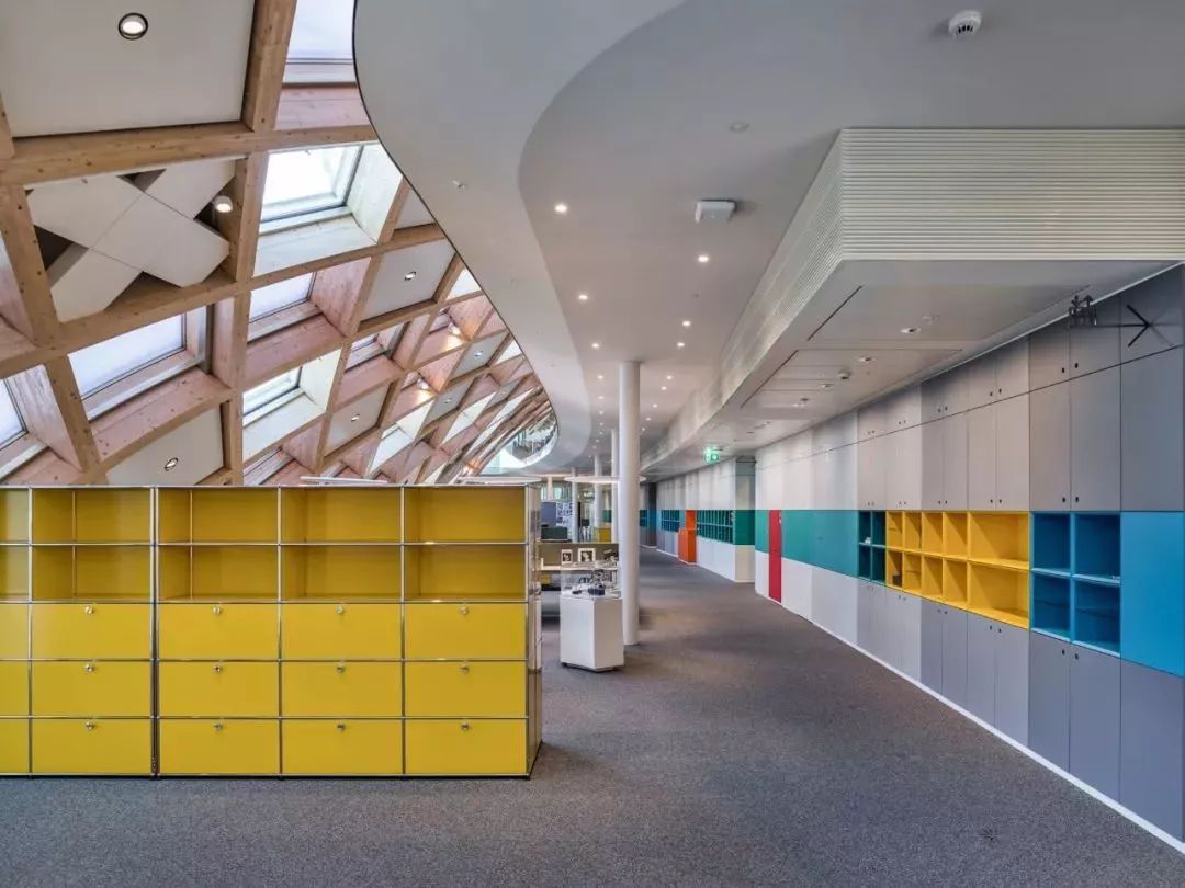 Swatch 总部大楼,木结构与品牌精神的完美融合-20