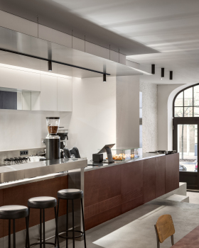 胡德咖啡馆丨波兰华沙丨Ponomarenko Volodymyr