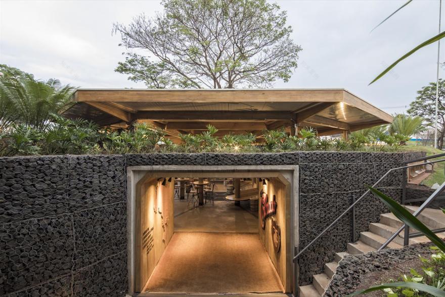 Toca do Urso · 绿色可持续的创新酒吧设计-4