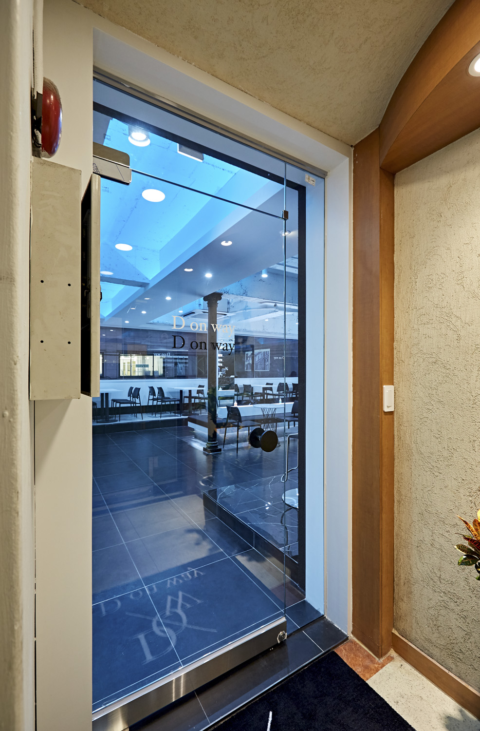 "韩国现代简约风格咖啡厅设计"-16