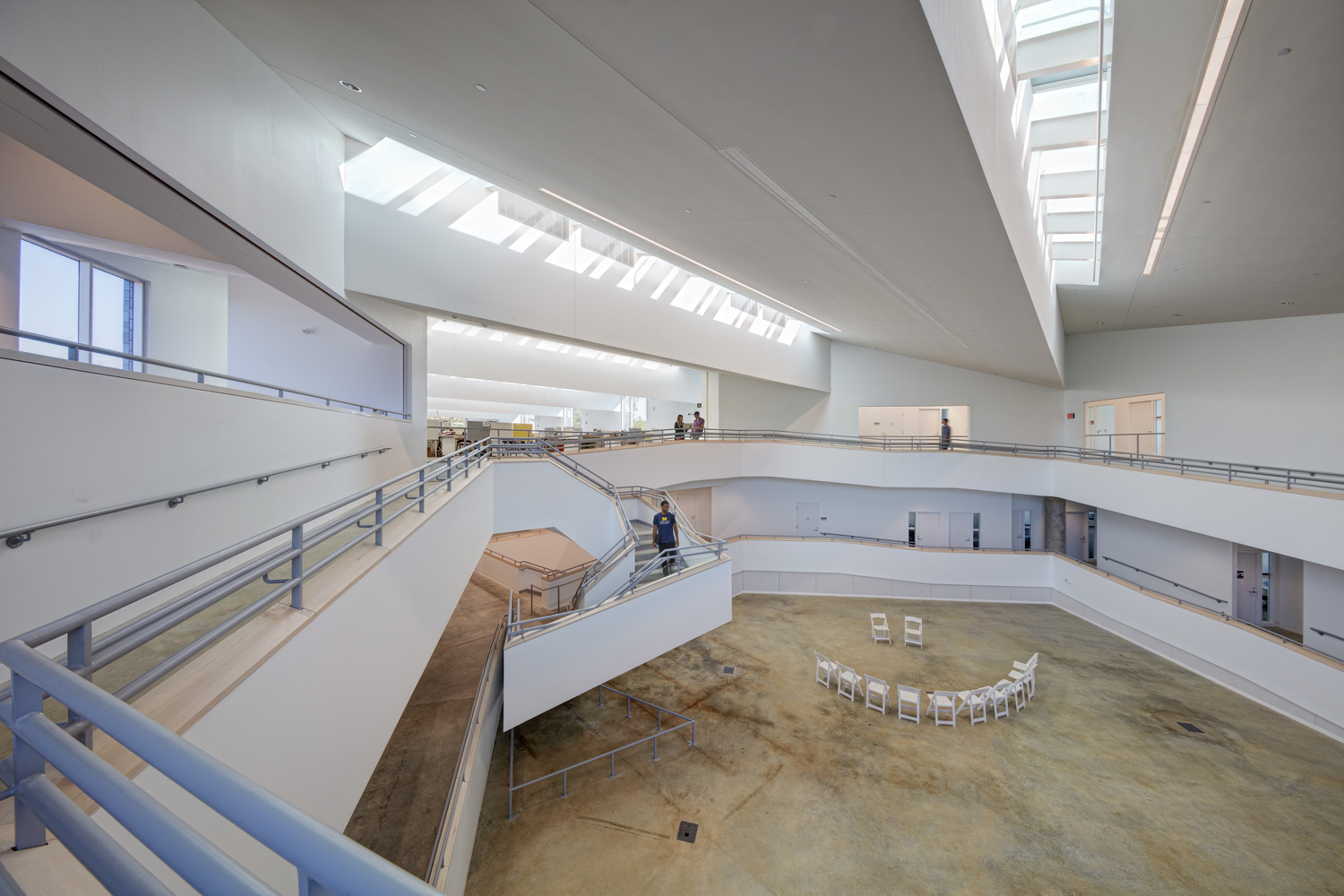 博尼斯蒂尔大道上的线性中心 · 阿尔弗雷德·陶布曼翼-37