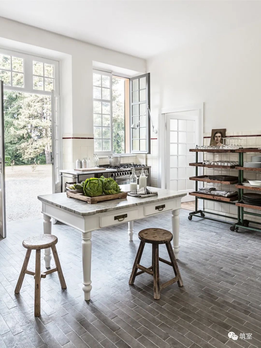 城市水泥森林中的异域风光丨国际名师,国际知名设计公司-12