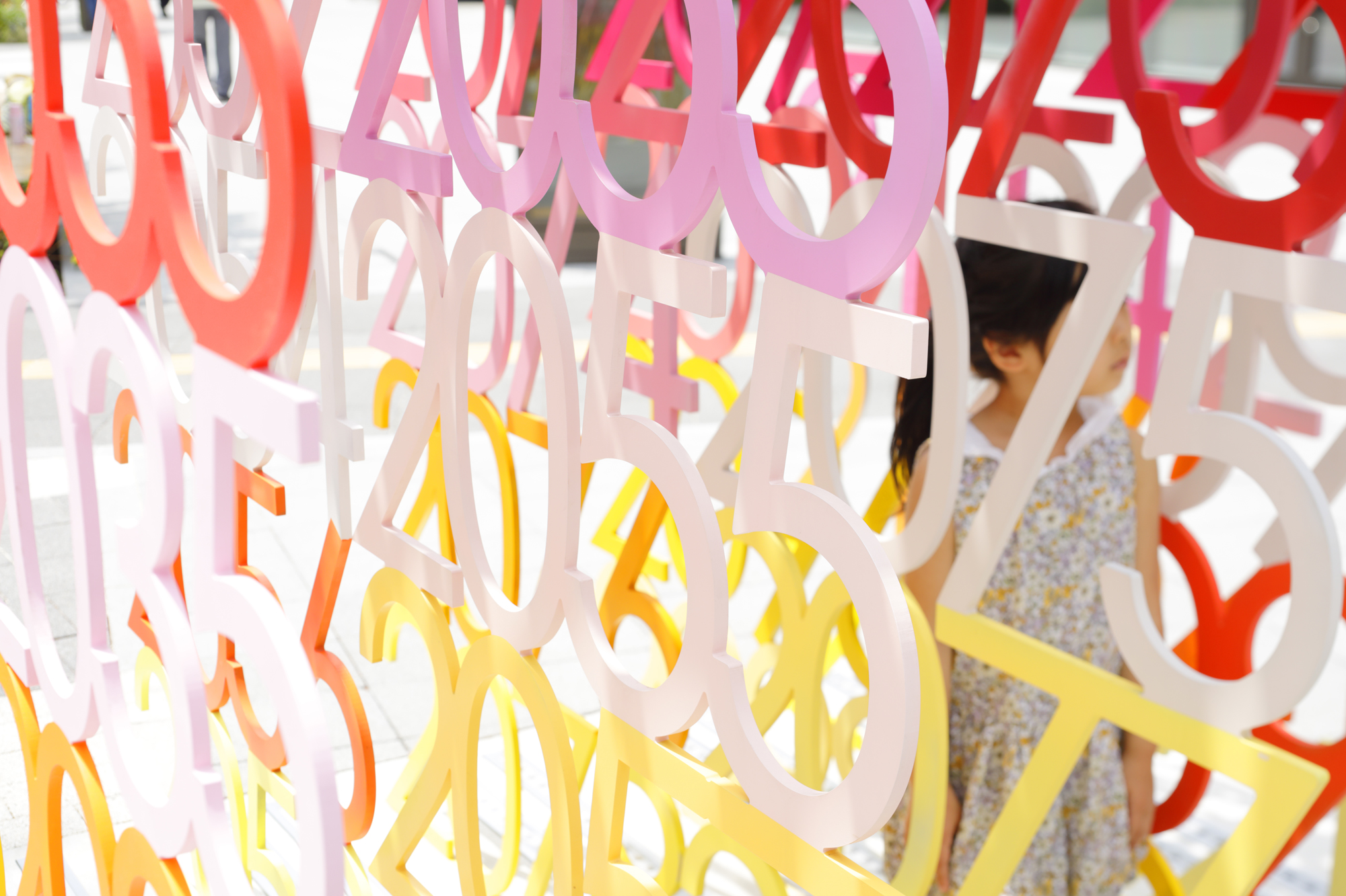 梦幻色彩空间——Emmanuelle Moureaux 的“时间切片”与“未来”雕塑-98