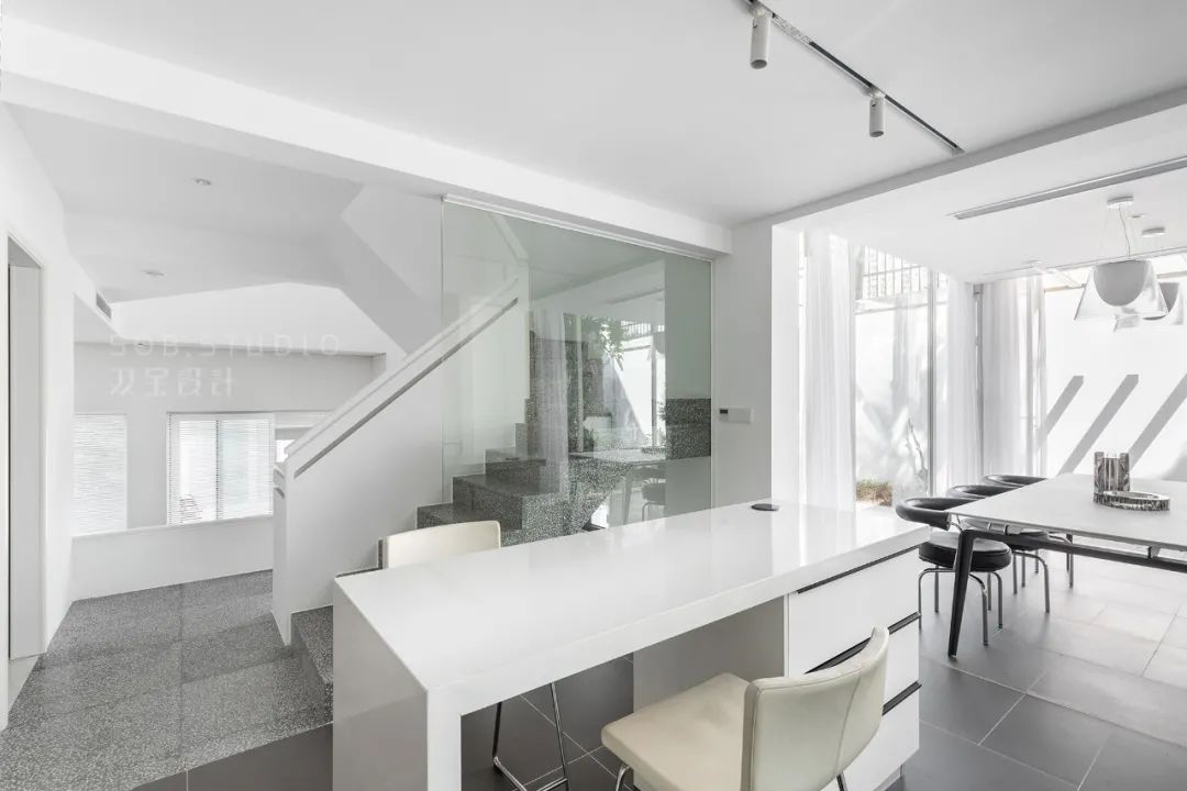 包豪斯极简主义,双宝设计打造 300㎡白色空间-32