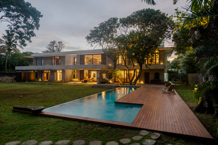 花园中的房子-11