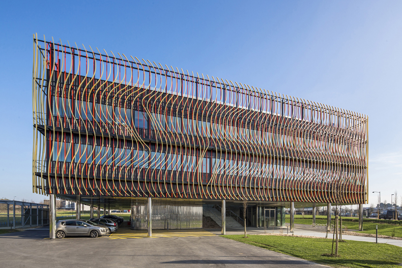 披着神秘外衣的生物基地孵化器-1