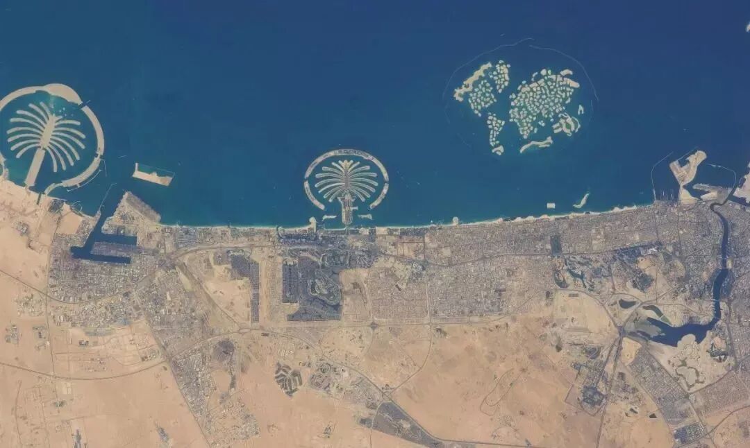 土豪沙特又出神作？450米高山里凿了个“倒立大楼”，进门先坐船钻山洞！网友：先等TheLine建成再说吧……-145