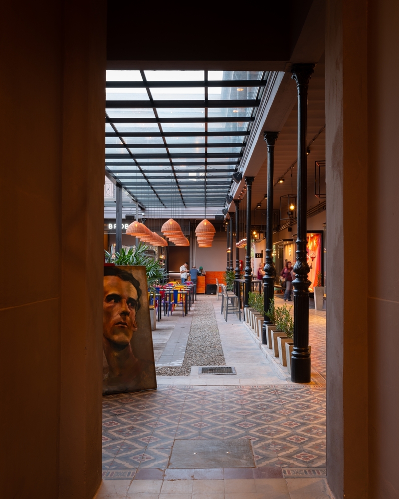 阿根廷百年修道院改造的购物中心-75